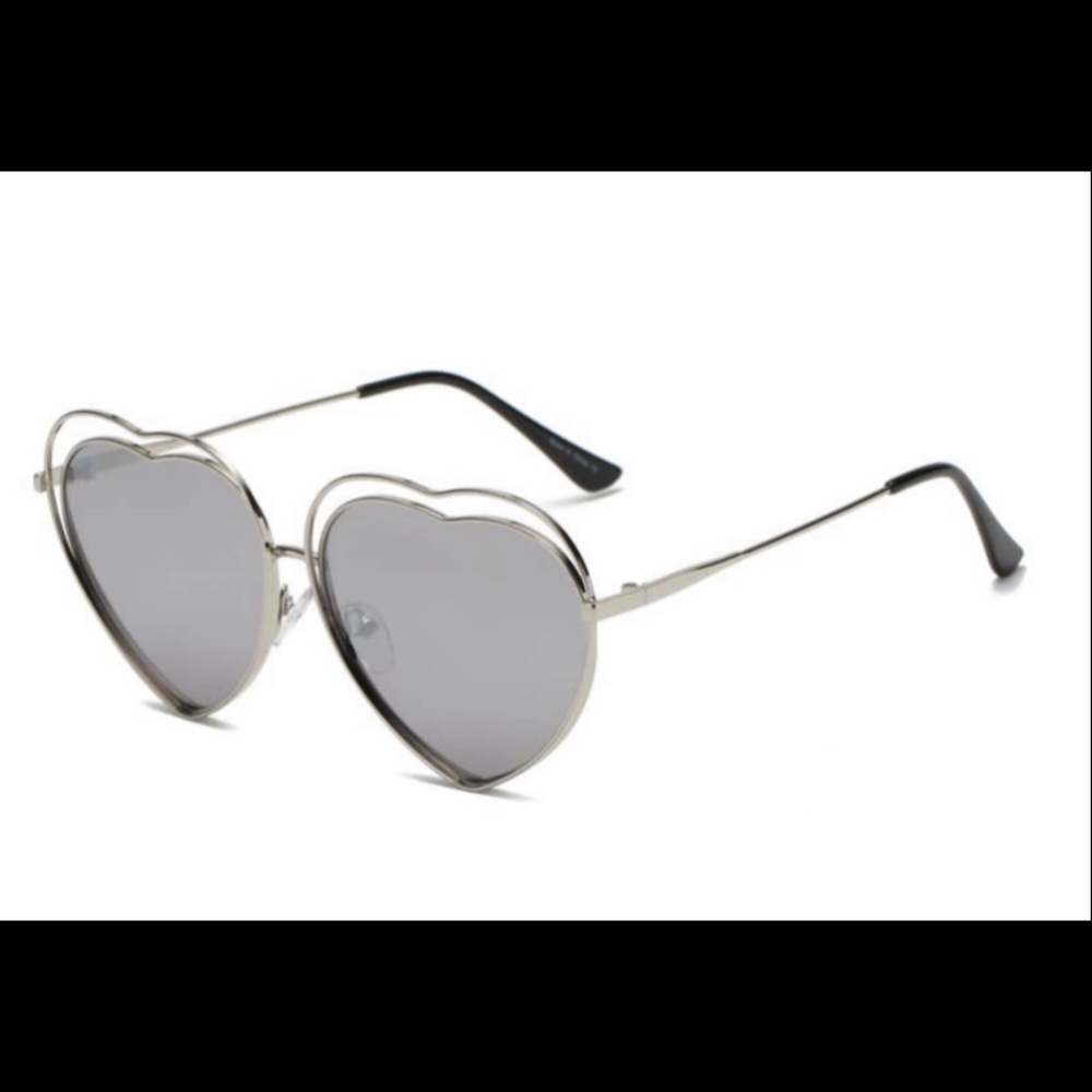 Silver metal heart shaped mirrored sunglasses